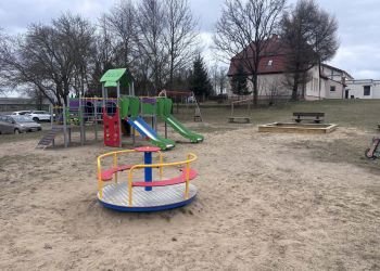 ZAKOŃCZONO REALIZACJĘ ZADANIA „WYPOSAŻENIE SZKOŁY PODSTAWOWEJ W ZALESIU”