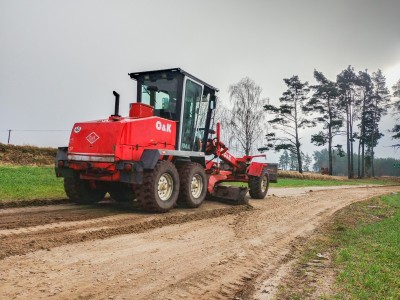 RÓWNANIE GMINNYCH DRÓG GRUNTOWYCH