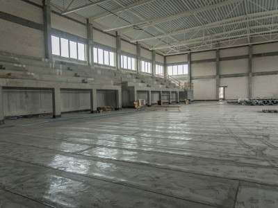 BUDOWA HALI WIDOWISKOWO - SPORTOWEJ W BRUSACH – REALIZACJA 1. ETAPU, ROZPOCZĘCIE 2.