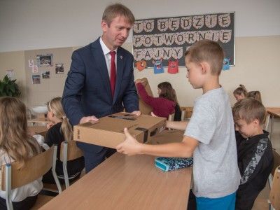 PROGRAMY „LAPTOP DLA UCZNIA” I „LAPTOP DLA NAUCZYCIELA” 