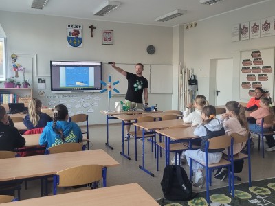 ROZPOWSZECHNIANIE WIEDZY NA TEMAT OZE – KAMPANIA EDUKACYJNA DLA MIESZKAŃCÓW