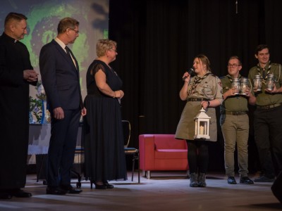 17.12 - SPEKTAKL "OPOWIEŚĆ ŚWIĄTECZNA"