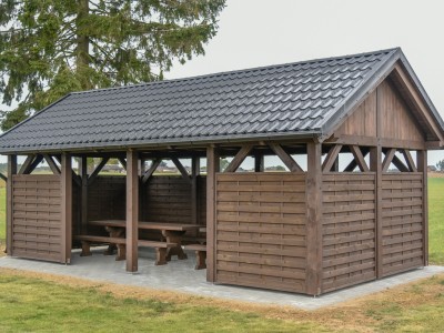 Wiata w Małych Chełmach.