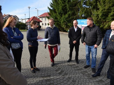 Pojazdy w trzeciej kategorii oceniali: 1.	Michał Sałamaj – firma ProfiAuto, menadżer regionu północno zachodniego 
2.	Monika Malak, Barbara Czapiewska - Firma Sylva Drewno 
3.	Jacek Bruski – dyrektor Gminnego Zarządu Oświaty w Brusach 
4.	Ewelina Jażdżewska – Wydział Środowiska i Rolnictwa Urzędu Miejskiego w Brusach 
5.	Stanisław Szultka – producent sprzętu do ćwiczeń 
6.	Kazimierz Drzewicki – kolarz, mechanik rowerowy 
7.	Wojciech Derewiecki – prezes Stowarzyszenia Miłośników Historii Gryfa Pomorskiego „CIS” w Męcikale
