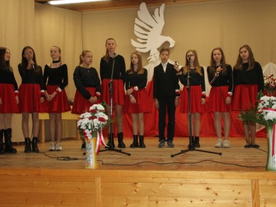 6 strun   „Cisza, Modlitwa Katyńska”,  Szkoła Podstawowa im. bł. ks. Józefa Jankowskiego w Czyczkowach