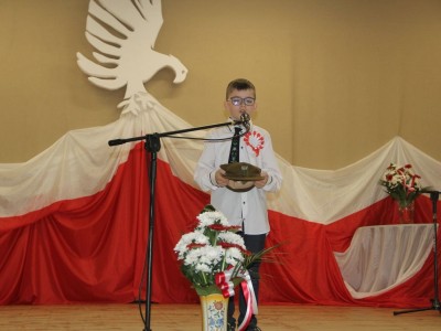 Jan Stasiek „W listopadzie ”, Szkoła Podstawowa nr 2 w Brusach