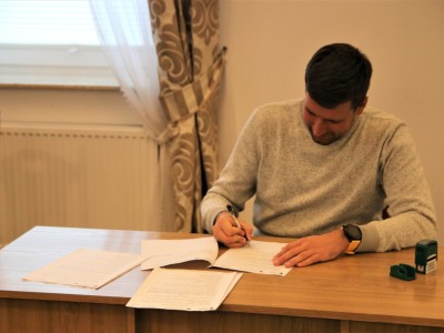 PODPISANIE UMOWY Z INSPEKTOREM NADZORU PRZEBUDOWY "STAREJ SZKOŁY"