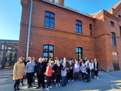 UCZESTNICY ZAJĘĆ ŚDS Z KIERONIKIEM KAMILĄ WARDĄ