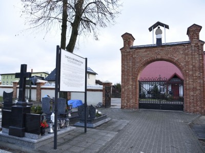 MUR CMENTARNY OD STRONY UL. GDAŃSKIEJ