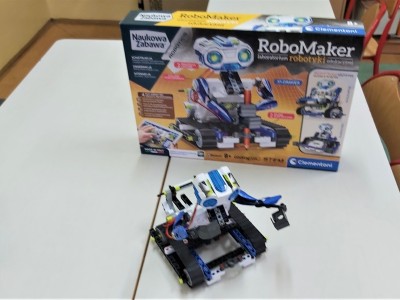 SZKOŁA PODSTAWOWA W MĘCIKALE KORZYSTA Z NOWYCH POMOCY DYDAKTYCZNYCH