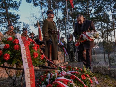 Delegacja Kaszubsko - Kociewskiego Stowarzyszenia im. TOW Gryf Pomorski z Szymbarku.
