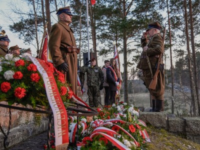 Delegacja Stowarzyszenia Miłośników Historii Gryfa Pomorskiego Cis z Męcikała.