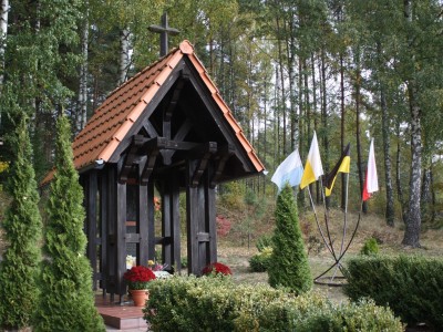 Kaszubska Marszruta - kapliczka upamiętniająca PII w Czernicy