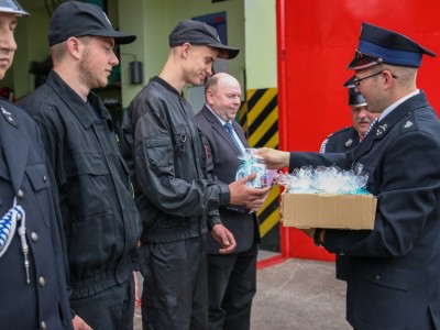 Specjalne upominki otrzymali zasłużeni druhowie OSP Czyczkowy: Kacper Szultka, Dawid Górski, Adrian Brelski, Kacper Kutz, Michał Januszewski... 