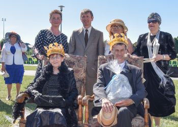 PIKNIK RETRO W BRUSACH – WSPÓLNA ZABAWA SENIORÓW W KLIMACIE DAWNYCH LAT