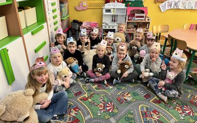 SP CZAPIEWICE: Dzień Pluszowego Misia