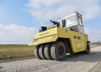 RÓWNANIE DRÓG GRUNTOWYCH W GMINIE BRUSY