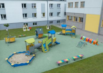 DOFINANSOWANIE NA PRZEBUDOWĘ I DOPOSAŻENIE PLACU ZABAW PRZY SAMORZĄDOWYM ŻŁOBKU W BRUSACH