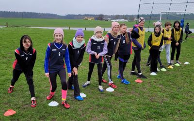 GMINNE IGRZYSKA DZIECI W DRUŻYNOWYCH BIEGACH PRZEŁAJOWYCH DZIEWCZĄT MŁODSZYCH