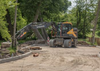 ULICE SŁONECZNA I MARII LUDWIKI W LEŚNIE W BUDOWIE