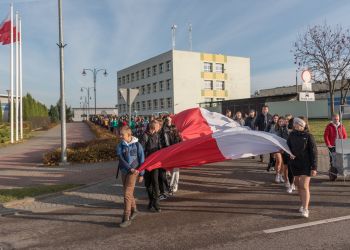 MARSZ Z BIAŁO-CZERWONĄ