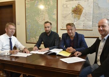 DOFINANSOWANIE BUDOWY HAL SPORTOWYCH W WIELKICH CHEŁMACH I ZALESIU – UMOWY PODPISANE