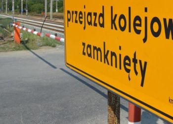 TYMCZASOWE ZAMKNIĘCIE PRZEJAZDU KOLEJOWEGO W KLAWKOWIE