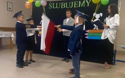 SP CZAPIEWICE: ŚLUBOWANIE KL.I ORAZ PASOWANIE NA PRZEDSZKOLAKA