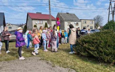 SP CZAPIEWICE: PIERWSZY DZIEŃ WIOSNY