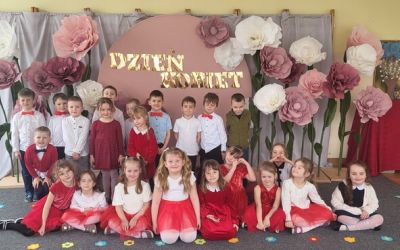 PRZEDSZKOLE NR 1: Dzień Kobiet w Przedszkolu nr 1 w Brusach