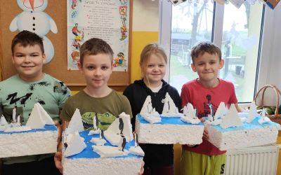 SP CZAPIEWICE: "ZACZAROWANA ZAGRODA- oczami uczniów klasy II"