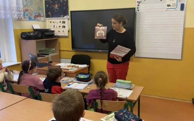 SP W CZAPIEWICACH: Mała książka – wielki człowiek