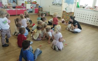 PRZEDSZKOLE NR 1 W BRUSACH: Kłapciatek szuka przyjaciela