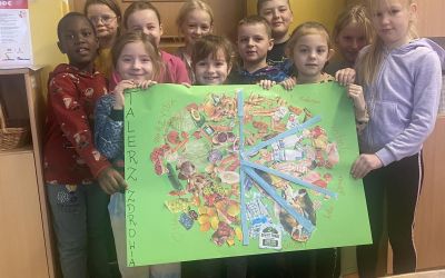 SP CZAPIEWICE: DZIEŃ KULINARNYCH MOCNIAKÓW W KLASIE DRUGIEJ