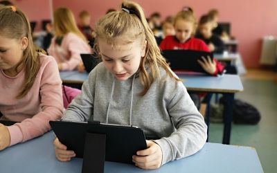 25 tabletów trafiło do Szkoły Podstawowej nr 1 im. Jana Pawła II w Brusach