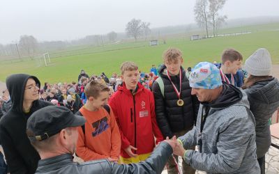 SP WIELKIE CHEŁMY: Gminne Igrzyska Młodzieży w drużynowych biegach przełajowych chłopców