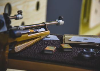 DRUŻYNOWE MISTRZOSTWA MIEJSKO-GMINNE W STRZELANIU Z KARABINKA PNEUMATYCZNEGO