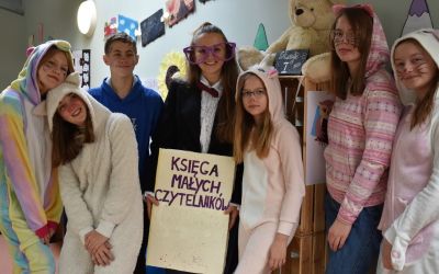 Pasowanie na czytelnika w klasie I