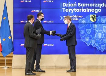 BURMISTRZ BRUS ODZNACZONY ZA ZASŁUGI DLA SAMORZĄDU TERYTORIALNEGO