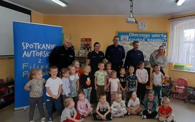 SP LUBNIA: Spotkanie autorskie i pogadanka z policjantami w Punkcie Przedszkolnym