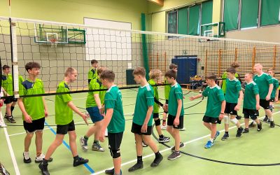 SP KOSOBUDY: III MIEJSCE CHŁOPCÓW W POWIATOWYCH IGRZYSKACH MŁODZIEŻY W PIŁCE SIATKOWEJ