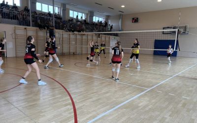 SP KOSOBUDY: Drużyna dziewcząt zajęła II MIEJSCE w półfinale wojewódzkim