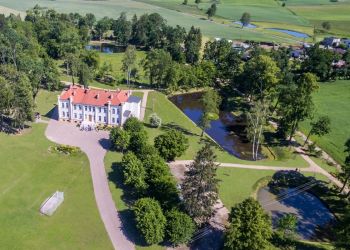 WĘDRÓWKI PO GMINIE BRUSY - PARK DWORSKI W WIELKICH CHEŁMACH