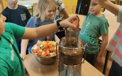 SP CZAPIEWICE: Sok pełen witamin