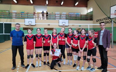 SP BRUSY: POWIATOWE IGRZYSKA DZIECI W MINIPIŁCE SIATKOWEJ DZIEWCZĄT
