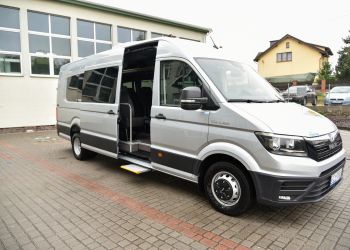 NOWY AUTOBUS SZKOLNY