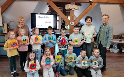 SP W LEŚNIE: Kaszubskie pisanki