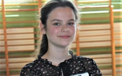 Kornelia Lemańczyk absolwentka Szkoły Podstawowej nr 1 im. Jana Pawła II w Brusach nagrodzona przez Marszałka Województwa Pomorskiego