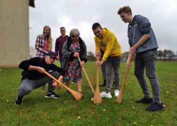 TURNIEJ GRY W BÙCZKĘ PODCZAS ZJAZDU KASZUBÓW W BRUSACH