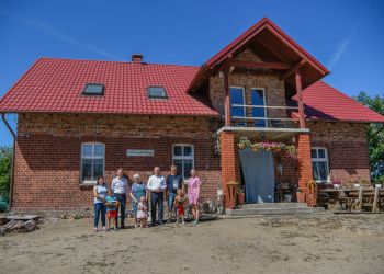 Z wizytą u rodzin poszkodowanych wskutek nawałnicy z 2017 roku